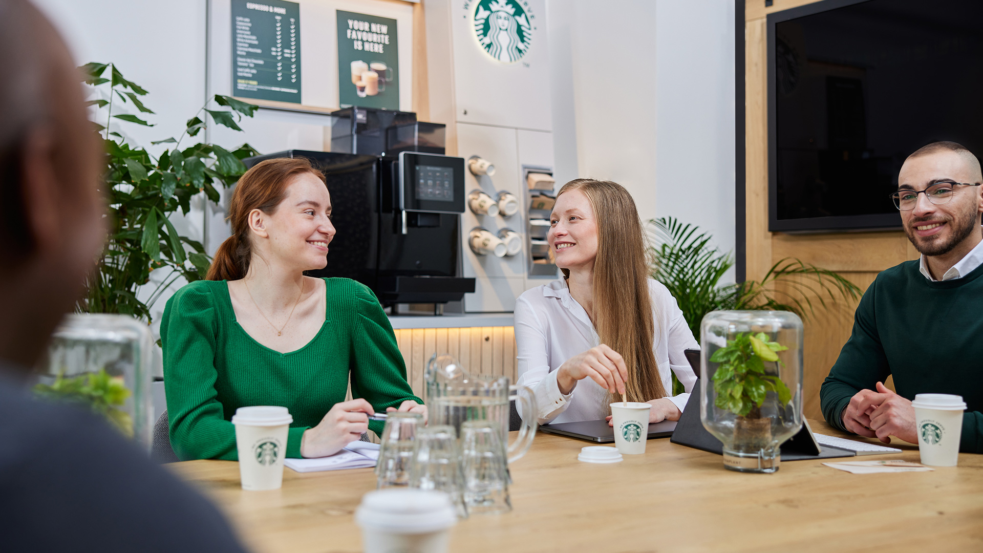 당신의 공간에서<br> 스타벅스 한 잔의 경험을