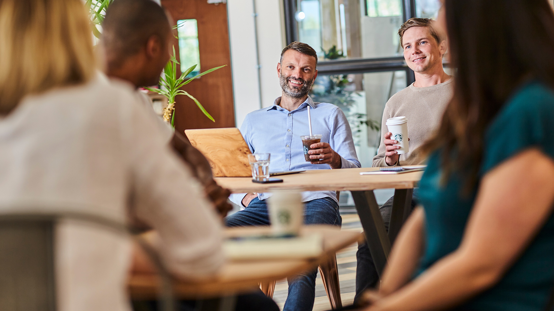 프리미엄 라운딩엔<br> 프리미엄 커피가 어울립니다